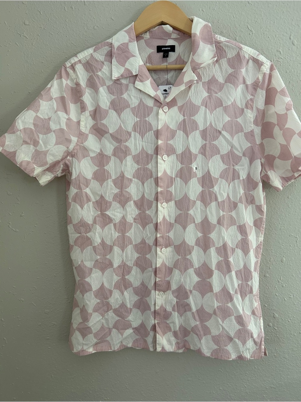 NWT Express Pink White Short-Sleeve Button-Down Shirt Lightweight Casual Formal